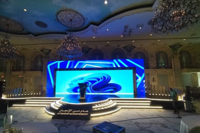مسرح حفل بشاشة LED - عام من الإنجاز